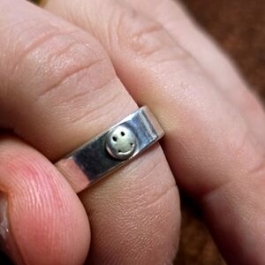 S 925 Silver Smiley Face Ring
